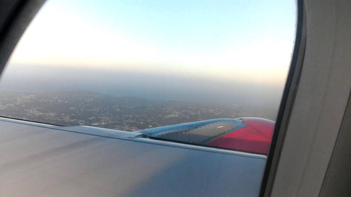 'Video thumbnail for Take off from Aruba airport Queen Beatrix AUA'