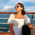 آنا ميرابيشفيلي هي مدوّنة وكاتبة رحلات. تكتب عن السفر منذ 3 سنوات وتسافر طوال حياتها.