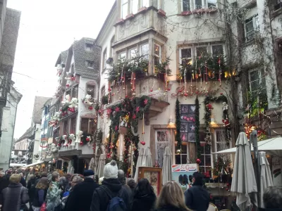 ইউরোপের সেরা ক্রিসমাস বাজারে ক্রাইস্টকিন্ডার্কার্কেট : Christkindlemarkt in স্টারসবার্গ ফ্রান্স, oldest Christmas market in Europe