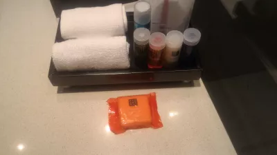 ہوٹل میں کپڑے دھونے کا طریقہ کیسے؟ 4 اقدامات ہدایت نامہ : ہوٹل لانڈری صابن بار