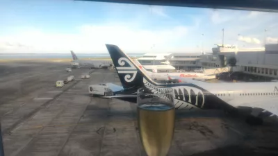 Air New Zealand lounge Auckland airport reviewed! : Enjoying a glass of sparkling wine at the lounge