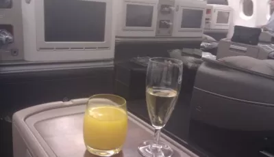 Business Class Tricks: Kako lahko Fly več za manj? : Pitje šampanjca v poslovnem razredu s Turkish Airlines