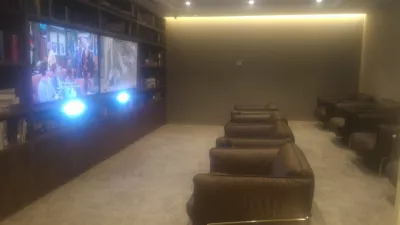 Copa klubi lounge Bogotá el Dorado : Lounge'i kino ja raamatukogu