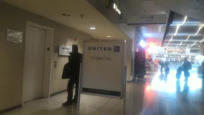 Com accedir al saló unit United, i com és? : Accés al saló United LAS