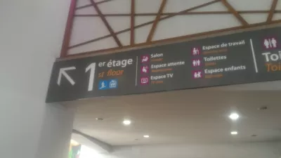 Kā ir Taiti lidostas atpūtas telpa, AirTahitiNui Papeete Faa atpūtas telpa? : Atpūtas telpas virziens lidostas pirmajā stāvā
