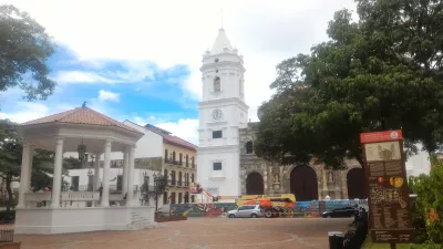 2 órás séta Casco Viejo-ban, Panama városában : A Casco Viejo Panama látogatása a katedrálisban történik