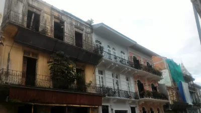 Պանամա քաղաքի Կասկո Վիժո քաղաքում 2 ժամ քայլել : Գաղութային ոճի շենքեր