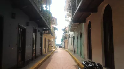 2 Stunden zu Fuß in Casco Viejo, Panama City : Straße für Ansicht des Pazifischen Ozeans