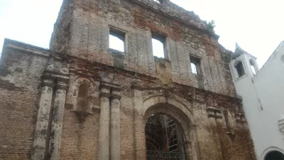 2 hodiny chôdze v Casco Viejo v meste Panama : Antiguo Convento de Santo Domingo o Arco Chato