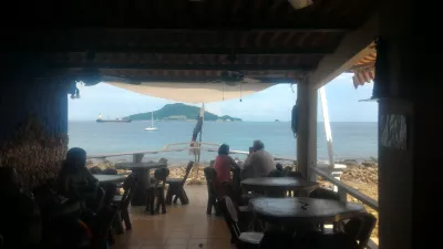 Панамын Табога арал руу эргийн наран шарлагын өдрүүд хэрхэн явагддаг вэ? : Далайн үзэмж бүхий Oceanview ресторан