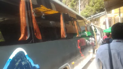 كيف هي رحلة ليوم واحد إلى ماتشو بيتشو ، بيرو؟ : الحافلة إلى ماتشو بيتشو