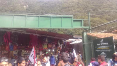 Peru Machu Picchu'ya 1 Günlük Səfər Necədir? : Aguascalientes qatar stansiyasına gələrək
