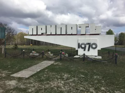 Pripyatova denná prehliadka - návšteva opusteného mesta jadrovej katastrofy v Černobyle : Pripyat mesto vstup podpísať