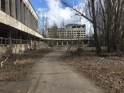 Pripyat دن کے دورے - ترک کر دیا شہر کے چرنوبائل جوہری تباہی کا دورہ : شہر میں سب سے بڑا ہوٹل