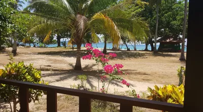 Tailando atostogų sezono dalis: Koh Mook sala, Farang ir Čarli paplūdimys : Čarlio paplūdimys, Tailandas