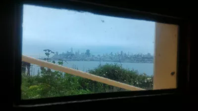 Kas tasub külastada AlCatrazit? AlCatraz'i ekskursioonide ülevaade : Vaade San Francisco linnale alkatrasest kinnipeetavatele
