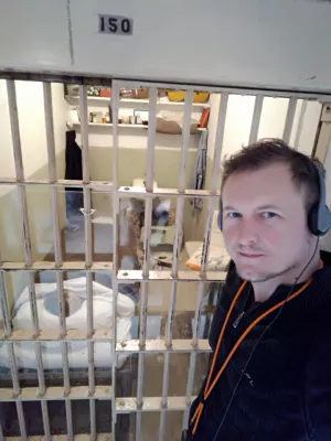 Ar verta aplankyti AlCatraz? „AlCatraz“ kelionių apžvalga : „Selfie“ prieš evakuacijos atkūrimą - jie sukūrė papierų mašiną, kad būtų dengta lovoje