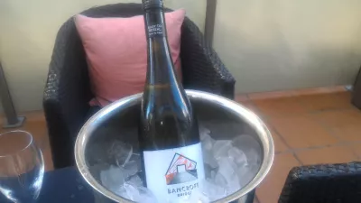 Melyek a legjobb bárok Brisbane-ben? : AU $ 36 üveg ízletes ausztrál pezsgő a Novotel bárban