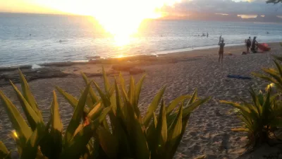 Apakah pantai terbaik di Tahiti? : Sunset di Moorea dari pantai PK18