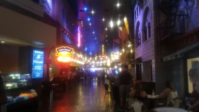 Séta a Las Vegas legjobb részein, sétáljon a neonmúzeumig : New York-i stílusú utcák New York-i New York-i szállodában Vegasban