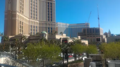 Spazieren Sie durch die besten Teile von Las Vegas bis zum Neonmuseum : Blick auf das venezianische Hotel