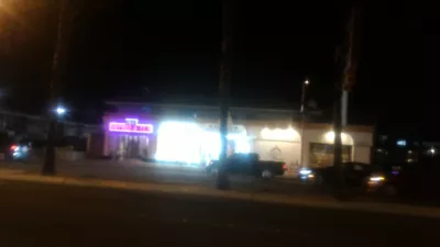 在拉斯維加斯最好的地方漫步，直到霓虹燈博物館 : Pawn在晚上開始當舖