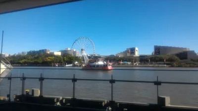 Des choses uniques et pas chères à faire à Brisbane pour ne jamais s'ennuyer à Brisbane! : Transport public gratuit en bateau arrivant au port