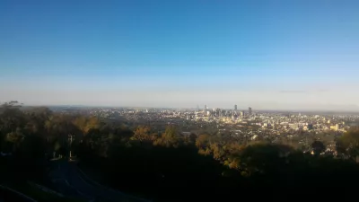 Unieke en goedkope dingen om te doen in Brisbane om je nooit te vervelen in Brisbane! : Uitkijk op Brisbane vanaf de top van een heuvel