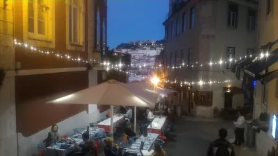 شہر کے دورے کے ساتھ لیزبون، پرتگال میں لے آؤٹ : سیڑھیوں کو اوپر اور نیچے