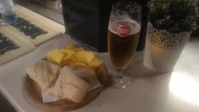 Layover in Lisbon, Portugal with city tour : Kiosk dinner in the city