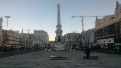 Shtrimi në Lisbonë, Portugali me turne në qytet : Monument në fund të rrugës së lirisë