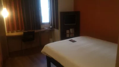 Layover tại Lisbon, Bồ Đào Nha với tour du lịch thành phố : Phòng khách sạn tại Ibis Lisbon Saldanha