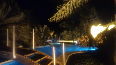 Wie ist das längste Schwimmbad in Polynesien? : Schwimmen in der Nacht unter den Sternen