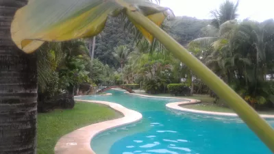 Ինչպես է ամենաերկար լողավազան Պոլինեզիայում: : Լողալ չօգտագործելով զարմանահրաշ լողավազանը, ինչպիսիք են Carlton Plage նստավայրը