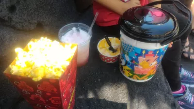 Hvordan er et besøg i Disneys Magic Kingdom? : Is og popcorn