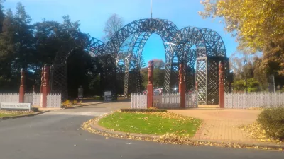 Dodieties uz bezmaksas Rotorua vēsturisko pastaigu : Valdības dārzu parka ieeja