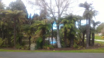 Megy az ingyenes Rotorua történelmi sétaútra : Trópusi kert