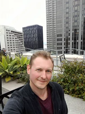 Kuidas on San Francisco saladused, skandaalid ja rünnakud tasuta? : Selfie peidetud terrassist