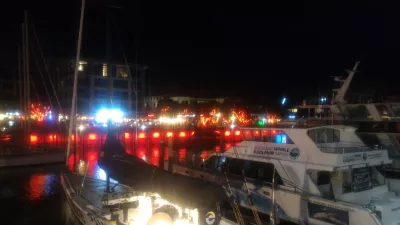 Hová mennek éjjel Aucklandban? Aucklandi Viadukt-túra : Csónakok és viadukt éjszakai fények