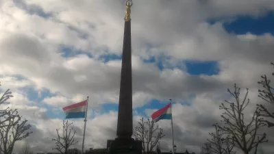 世界巡迴日第一天：盧森堡市 : 戰爭受害者的紀念碑